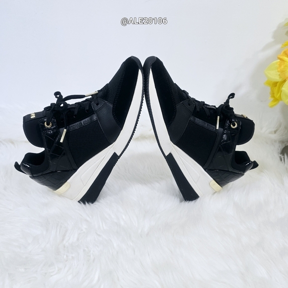 Michael Kors Georgie Nylon and Crocodile Embossed Leather Trainer Sz.9.5 M - Picture 5 of 10